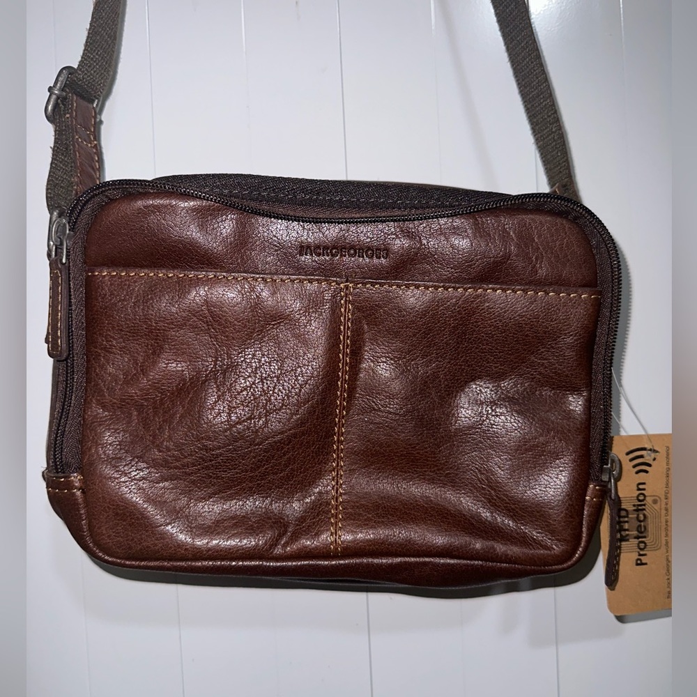 100% LEATHER